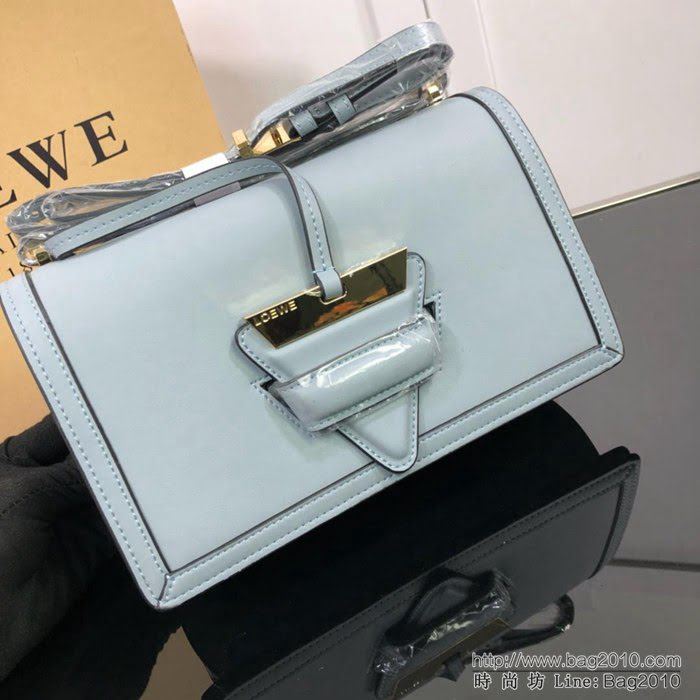 LOEWE羅意威 原單品質 Barcelona三角包 L01582016 最新概念款 牛皮肩背斜挎包  jdl1146